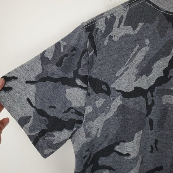 Adidas T-shirt‎ Boys Large 14-16 Gray Camo Cotton Blend Short Sleeves - Picture 6 of 7